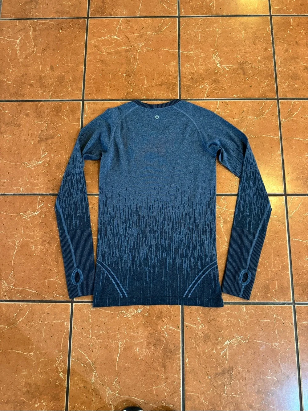 Lululemon Swiftly Tech Long Sleeve Seamless Blue Women’s Top Size 8 Thumbholes